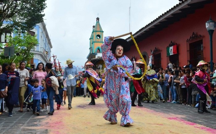 Domingo de fiesta en Coatepec - AVC Noticias