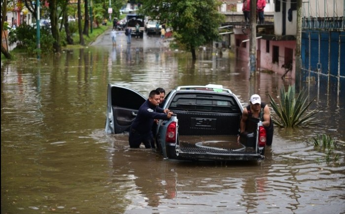 Tormenta en Xalapa dejó saldo de 29 colonias inundadas y afectaciones a 50  viviendas - AVC Noticias
